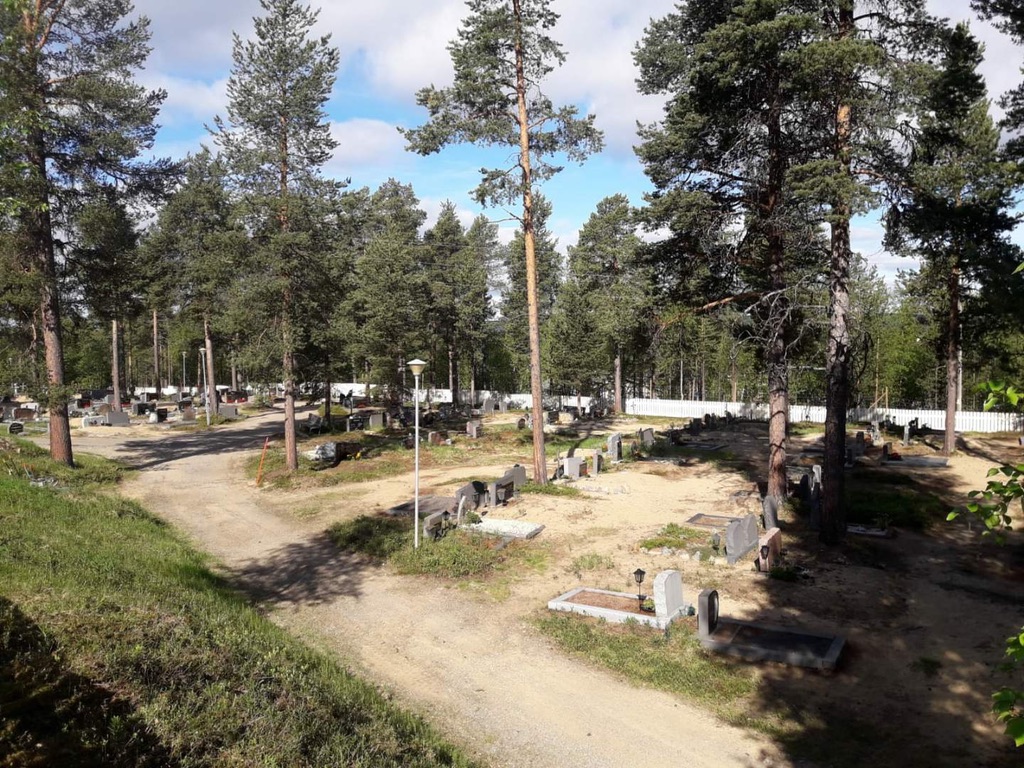 Ivalon hautausmaa
